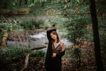 Bild von taliska-shooting-wald-8.jpg